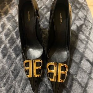 Black Patent Balenciago BB pumps in great good condition. I wore the shoes twice